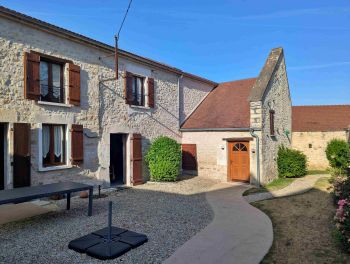 Belle maison familiale en pierre, rénovée, dans un village médiéval du Sud de l'Yonne photo 10