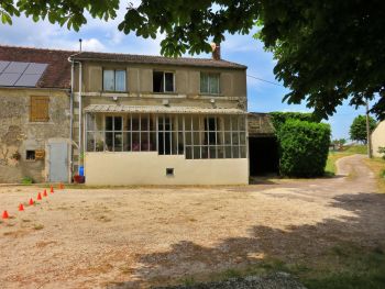 À vendre : Charmante maison de type 4 à rénover, à seulement 25 minutes d’Auxerre ! photo 5