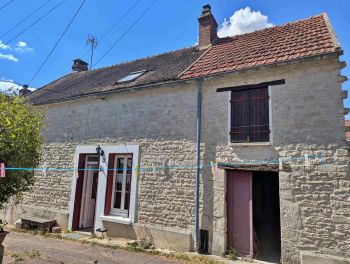 Jolie maison de campagne avec dépendances et jardin à LUCY SUR CURE photo 8