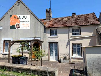 VENDUE EN EXCLUSIVITE, Maison avec garage et jardinet à MAILLY LE CHATEAU