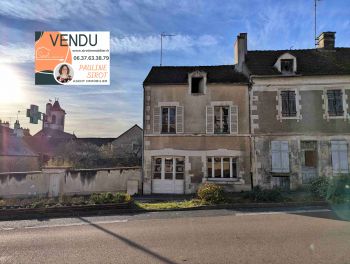 VENDU EN EXCLUSIVITE, Maison T6 à rénover avec cour, dépendances et terrain – Village avec commerces et gare SNCF à CRAIN